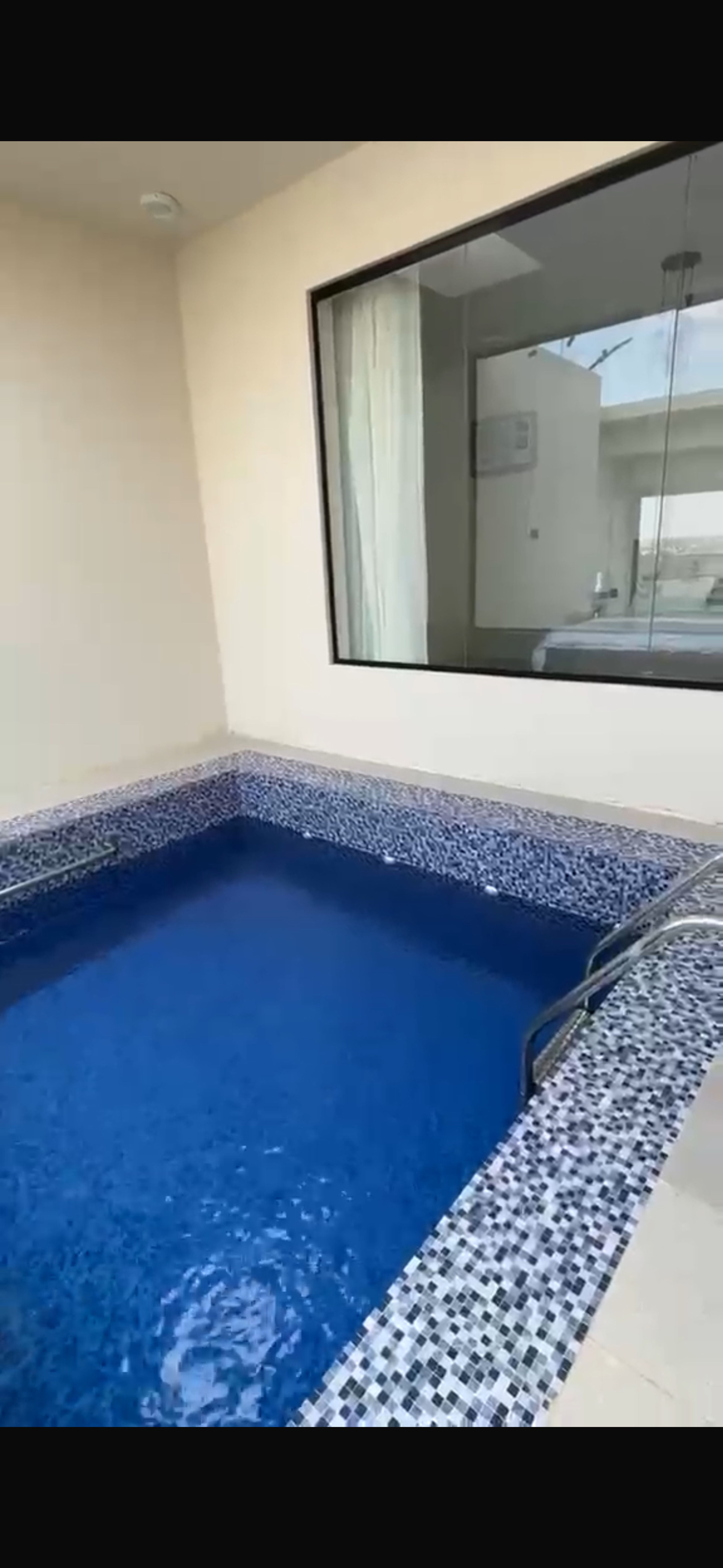 شاليه بغرفة نوم و صاله انيقة