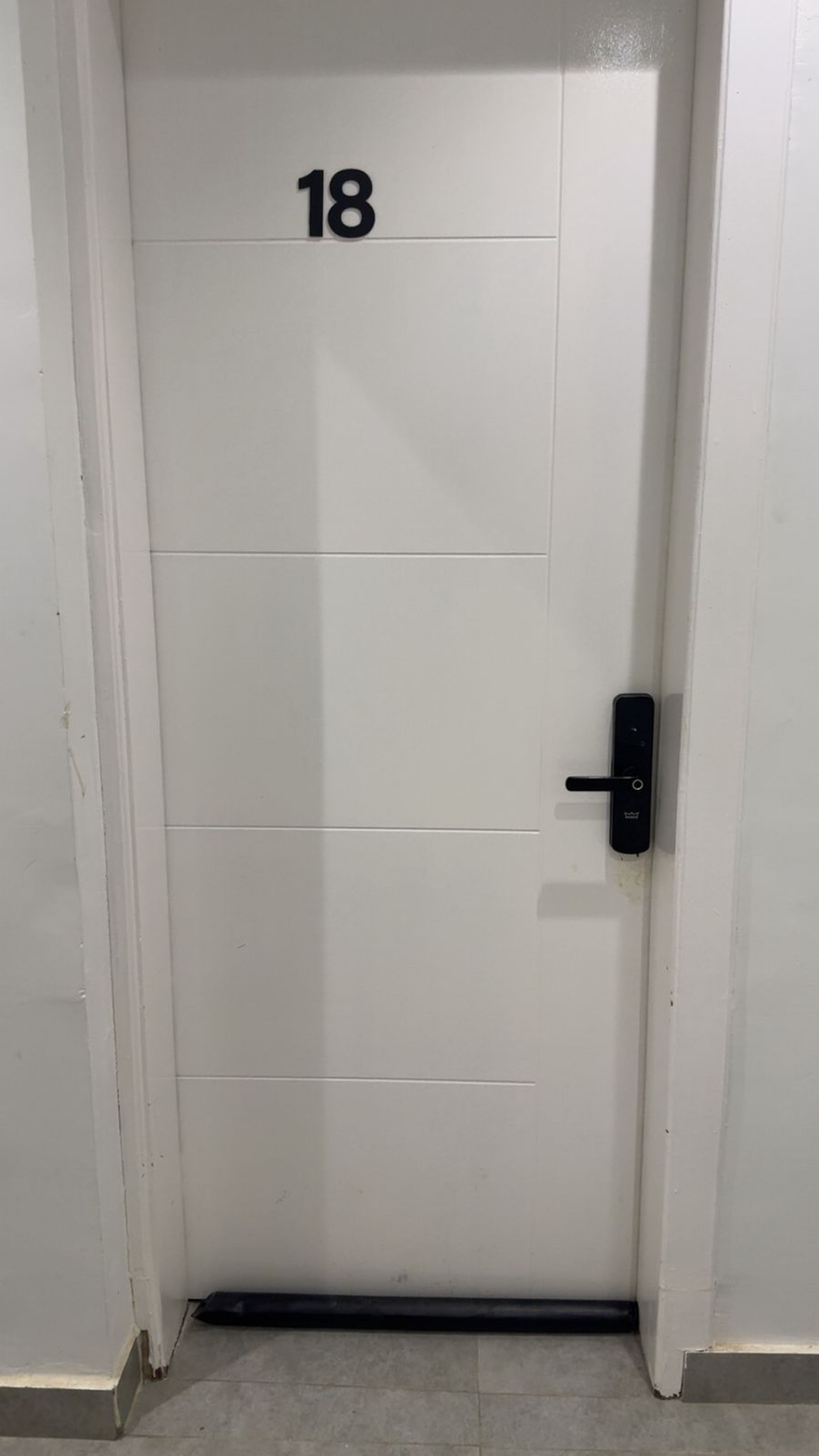 استديو بسرير ماستر