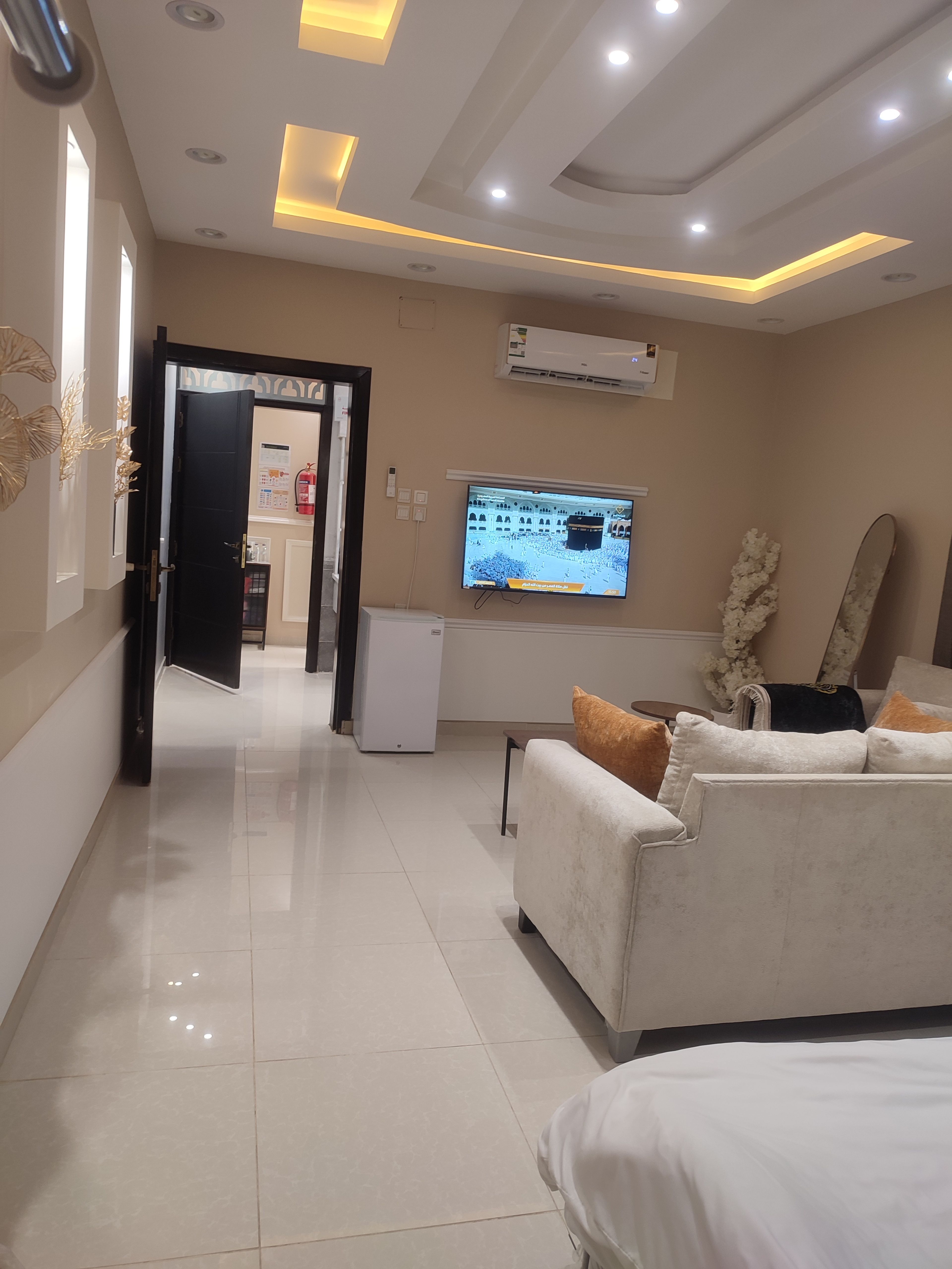  استديو مستقل بحوش ودخول ذاتي