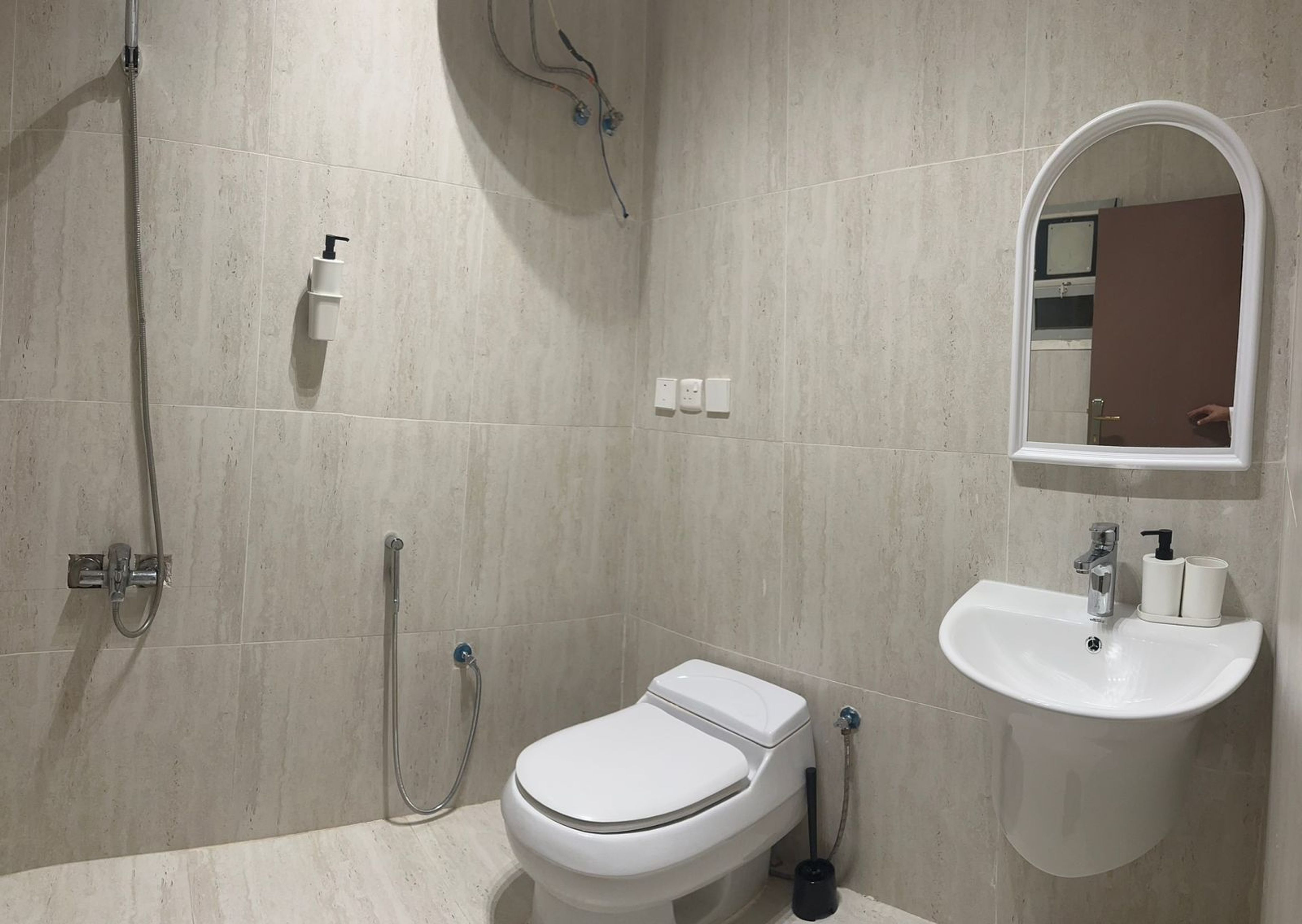 استديو بسرير ماستر وجلسة 