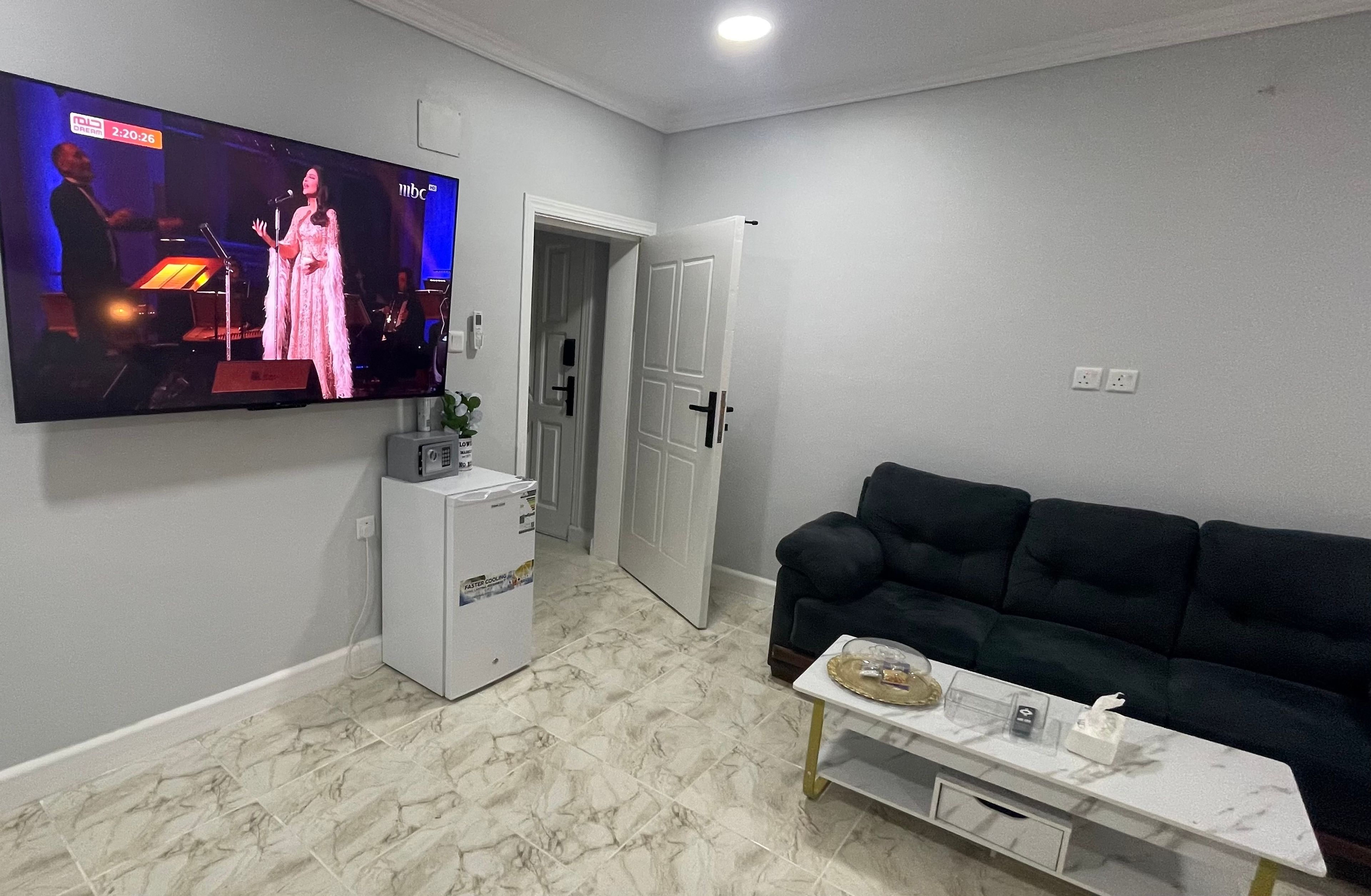 استديو هادئ بدخول ذاتي 