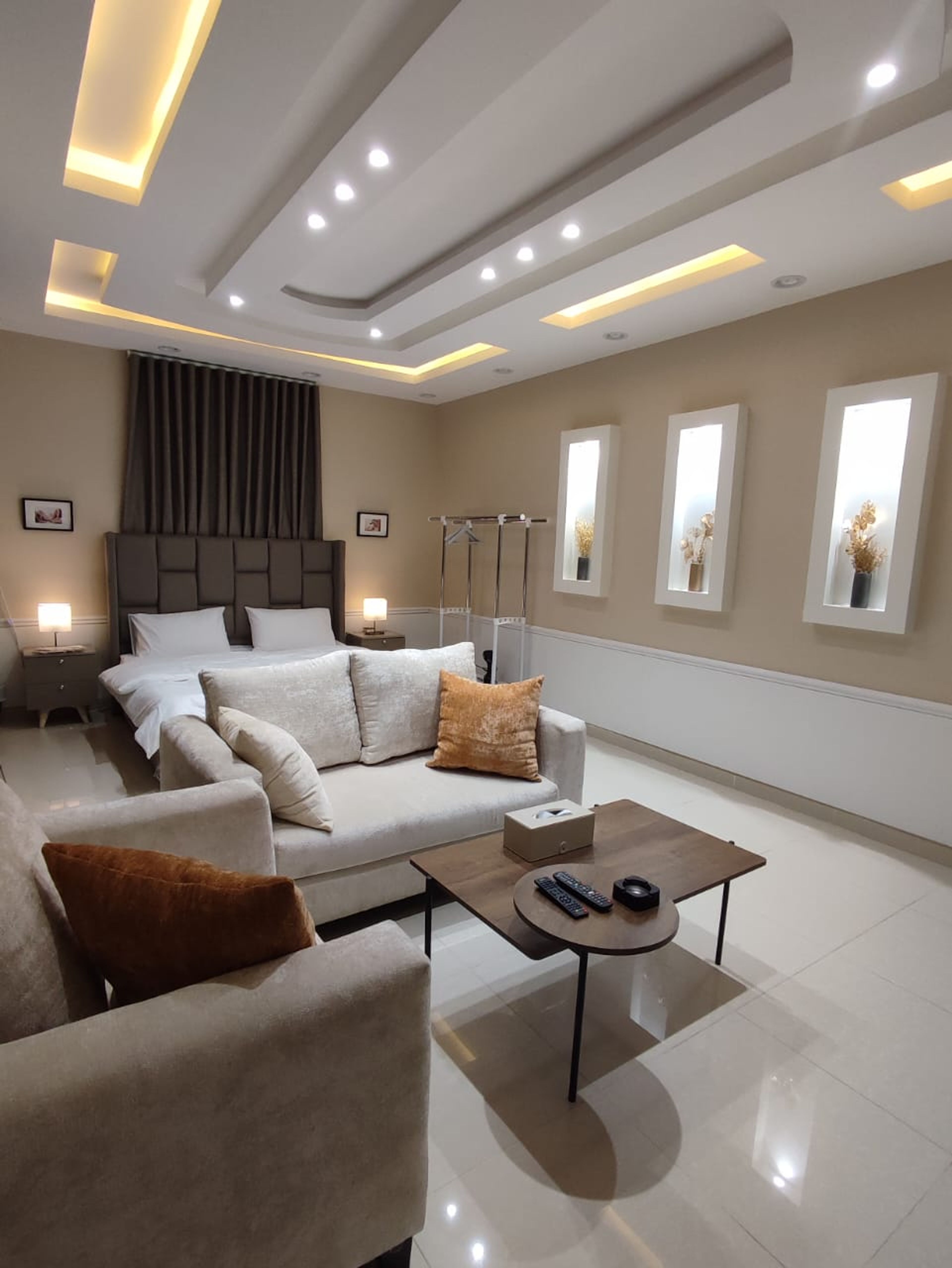  استديو مستقل بحوش ودخول ذاتي