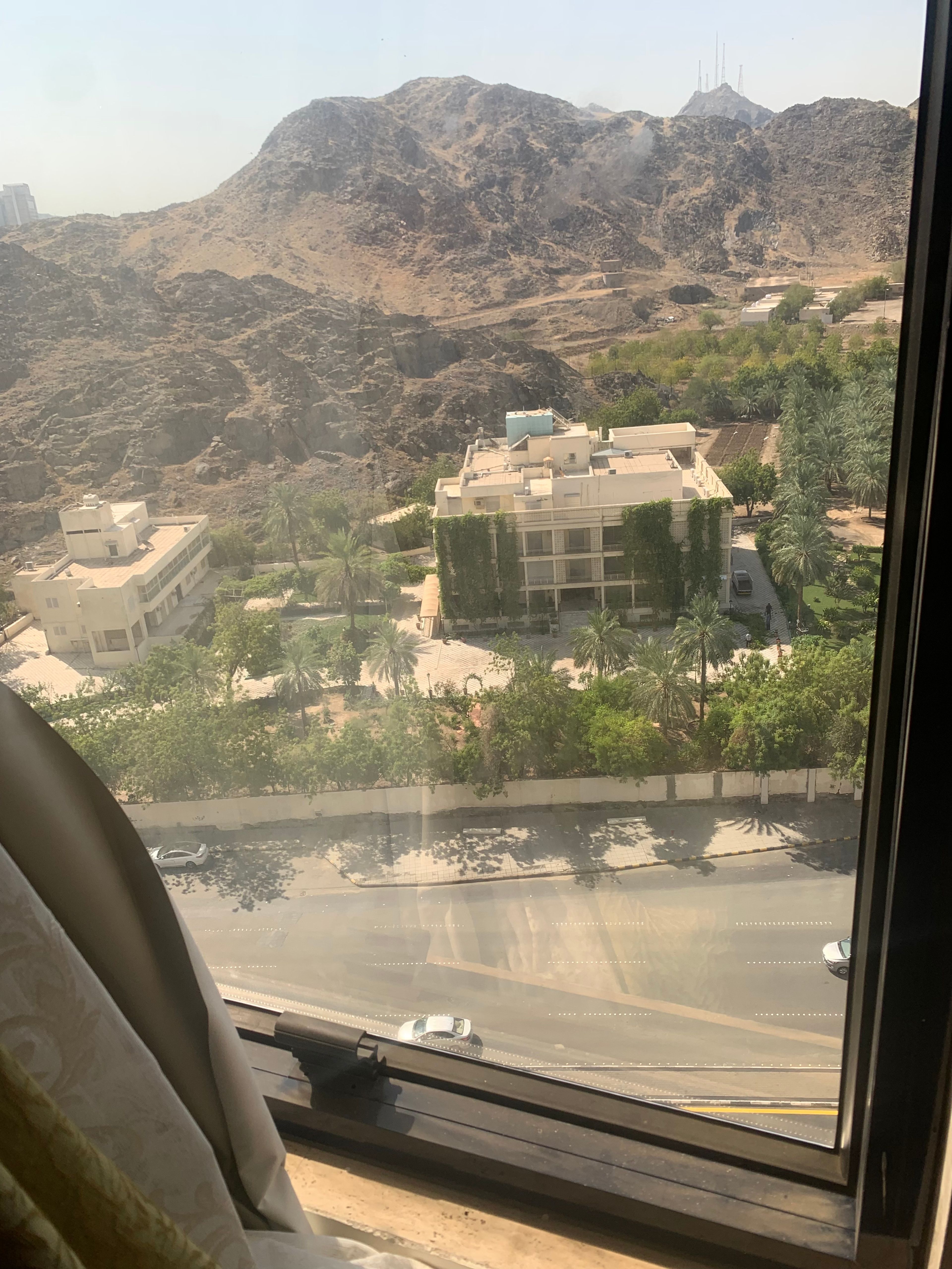 شقة بأثاث مريح وبسيط 